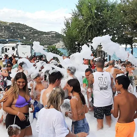 مكان تخييم Mattinata Camping ماتيناتا