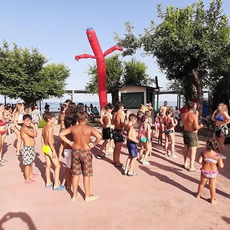 Mattinata Camping مكان تخييم