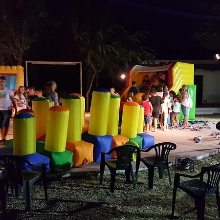 Mattinata Camping مكان تخييم