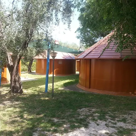 Mattinata Camping مكان تخييم ماتيناتا