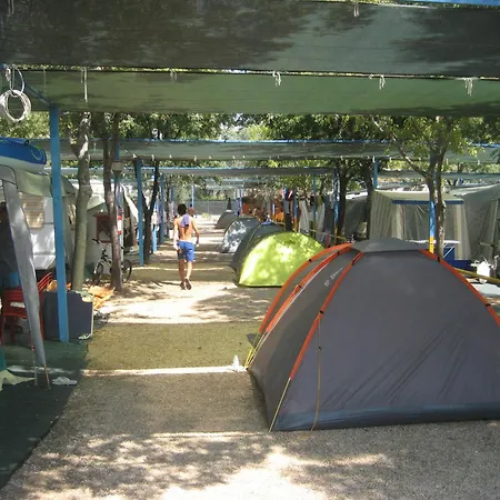 Mattinata Camping مكان تخييم