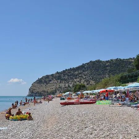 Mattinata Camping Campeggio *